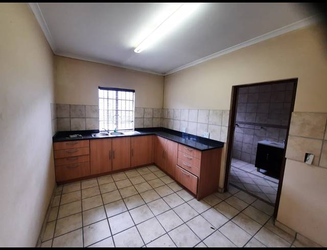 150M² WAREHOUSE TO LET IN ELSIES RIVER